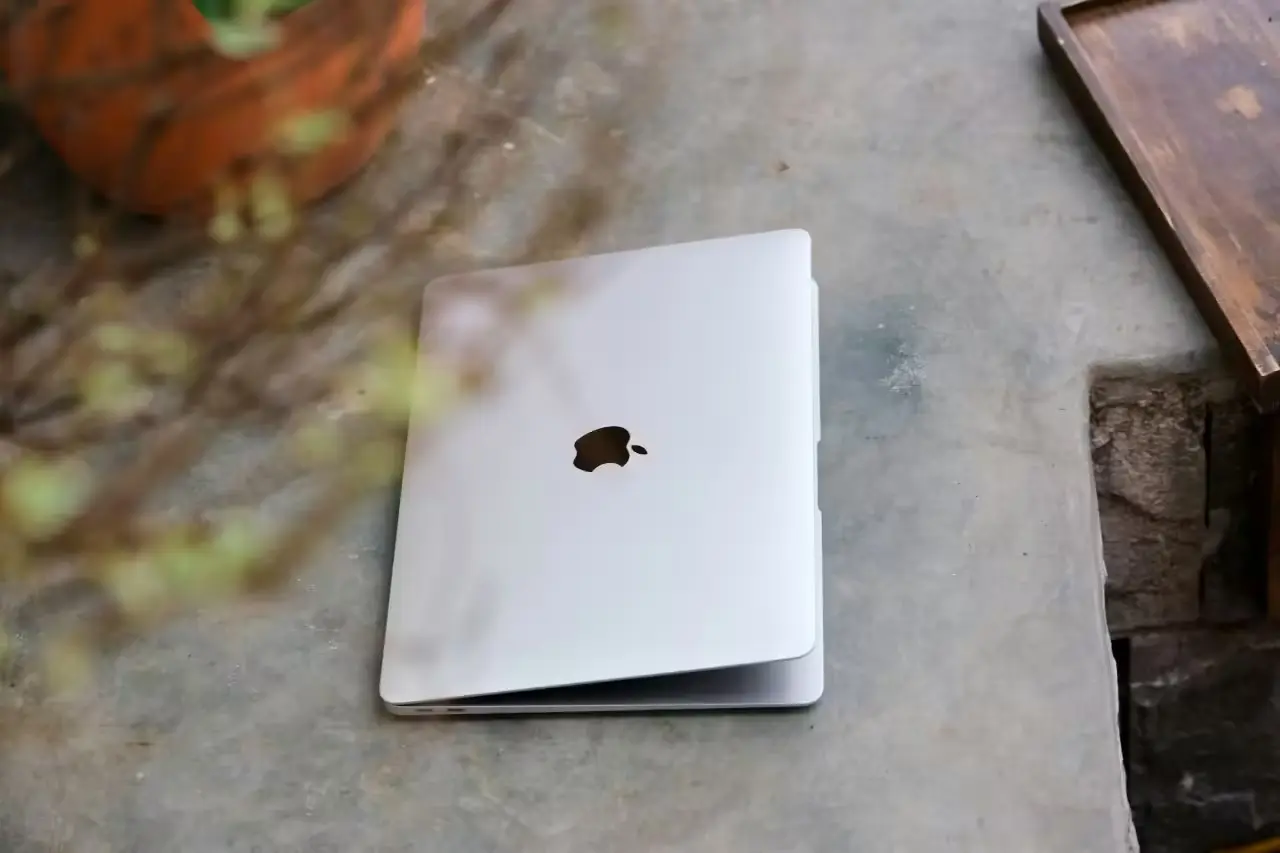 MacBook korzystający z Apple Silicon